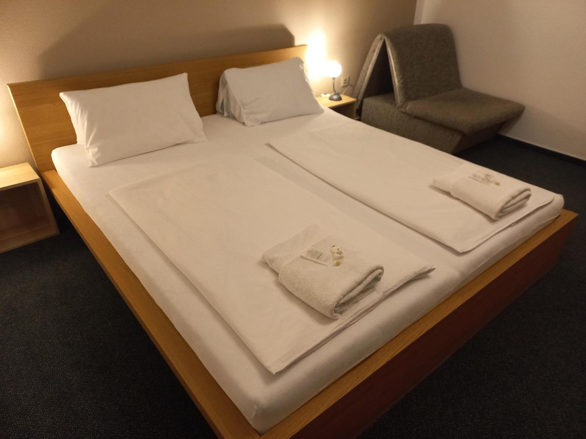 Hotel Bila Pani Jindrichuv Hradec Room photo